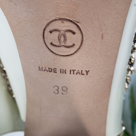 Chanel White Gold Chain Patent Leather Sling Back Open Toe sz 39/8,5 - Picture 16 of 17